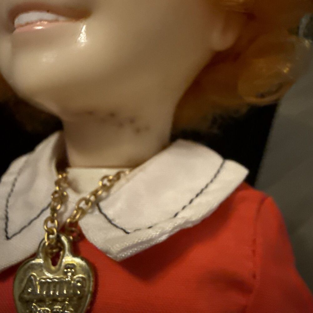 1982 The World of Annie Knickerbocker 11" Doll With Necklace - Picture 7 of 11